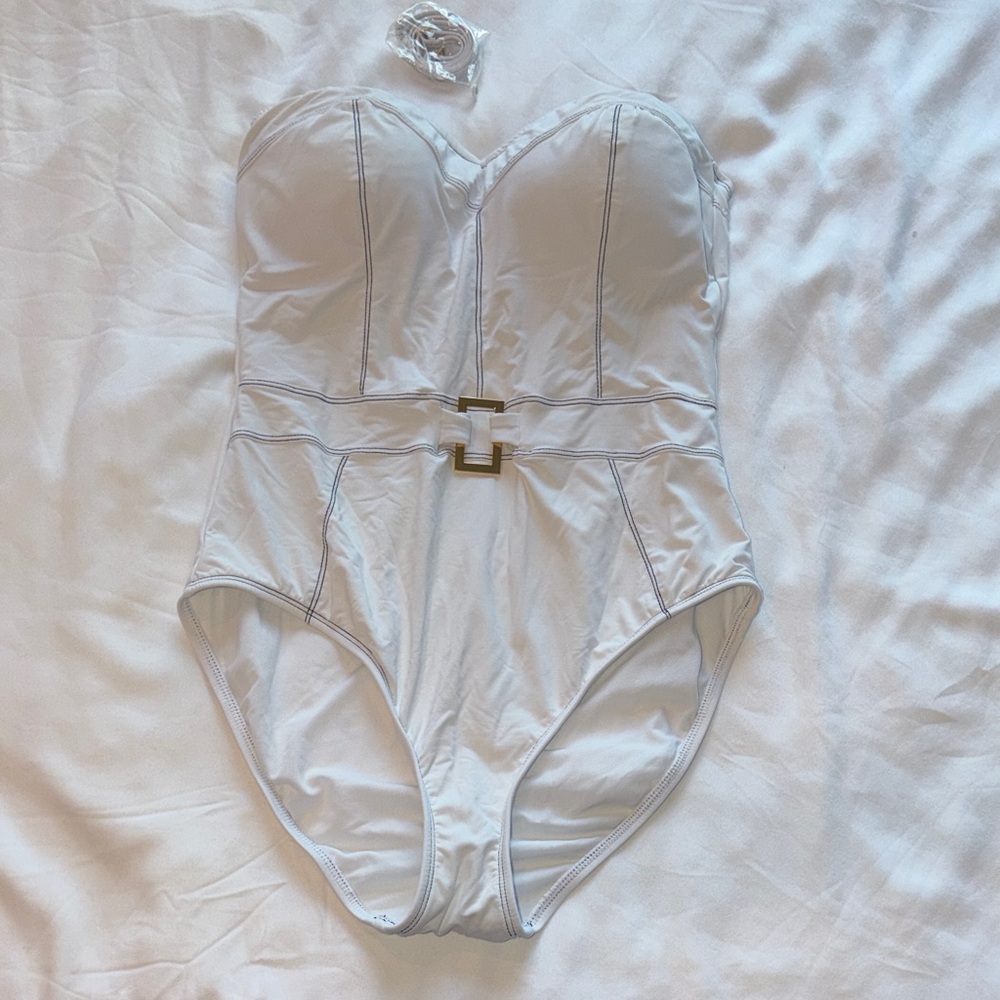 Bleu Rod Beattie Belted White Contrast One Piece Bathingsuit